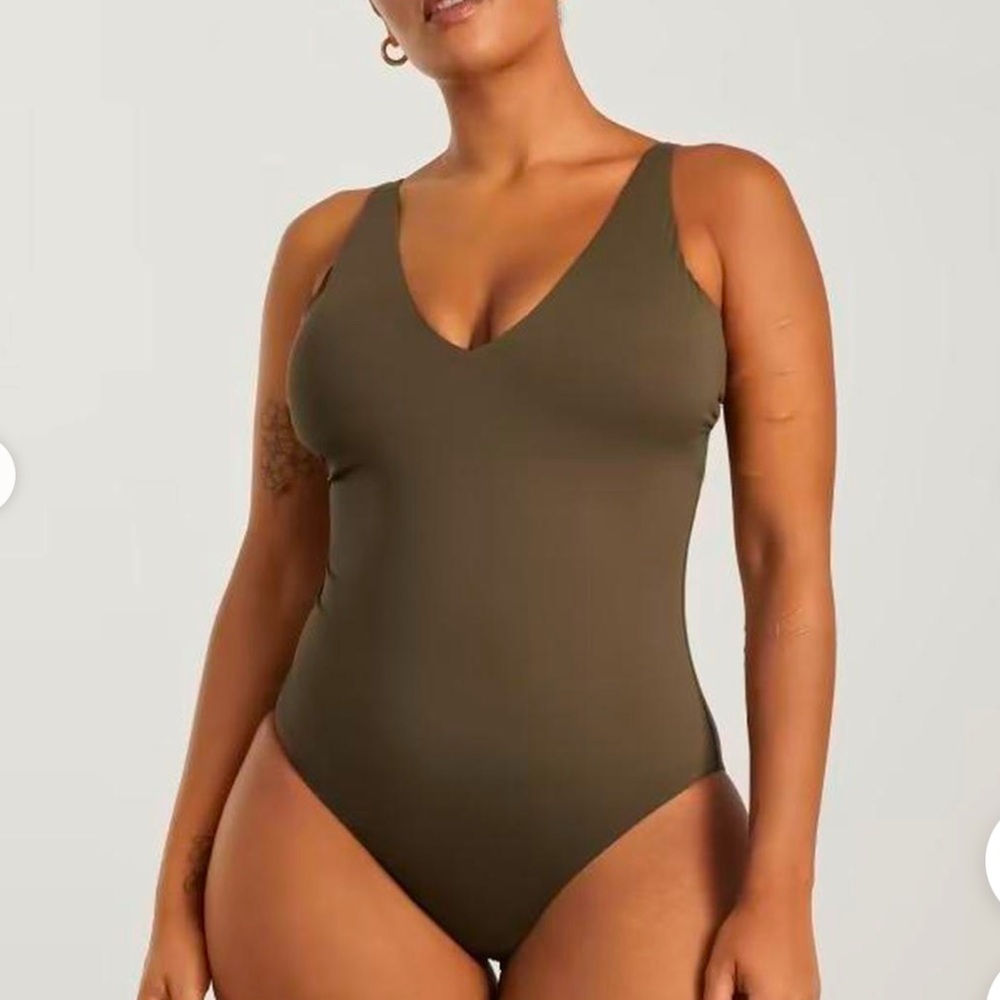 NWOT Everlane Khaki V Neck One Piece - XL